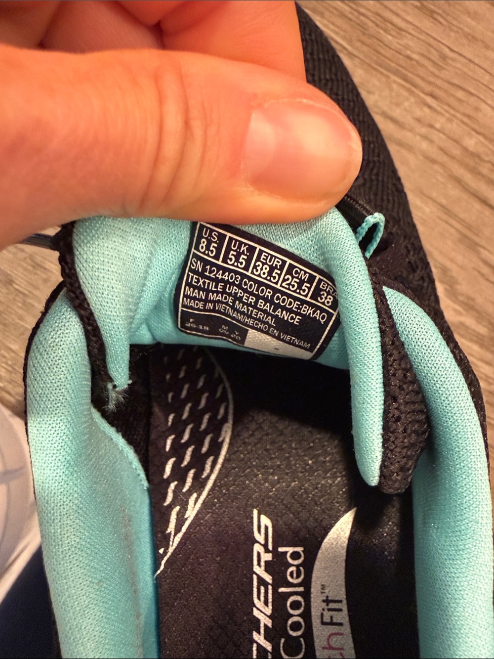 Skechers Arch Fit Black Knit Sneakers with Teal Lining size 8.5 - Picture 5 of 5